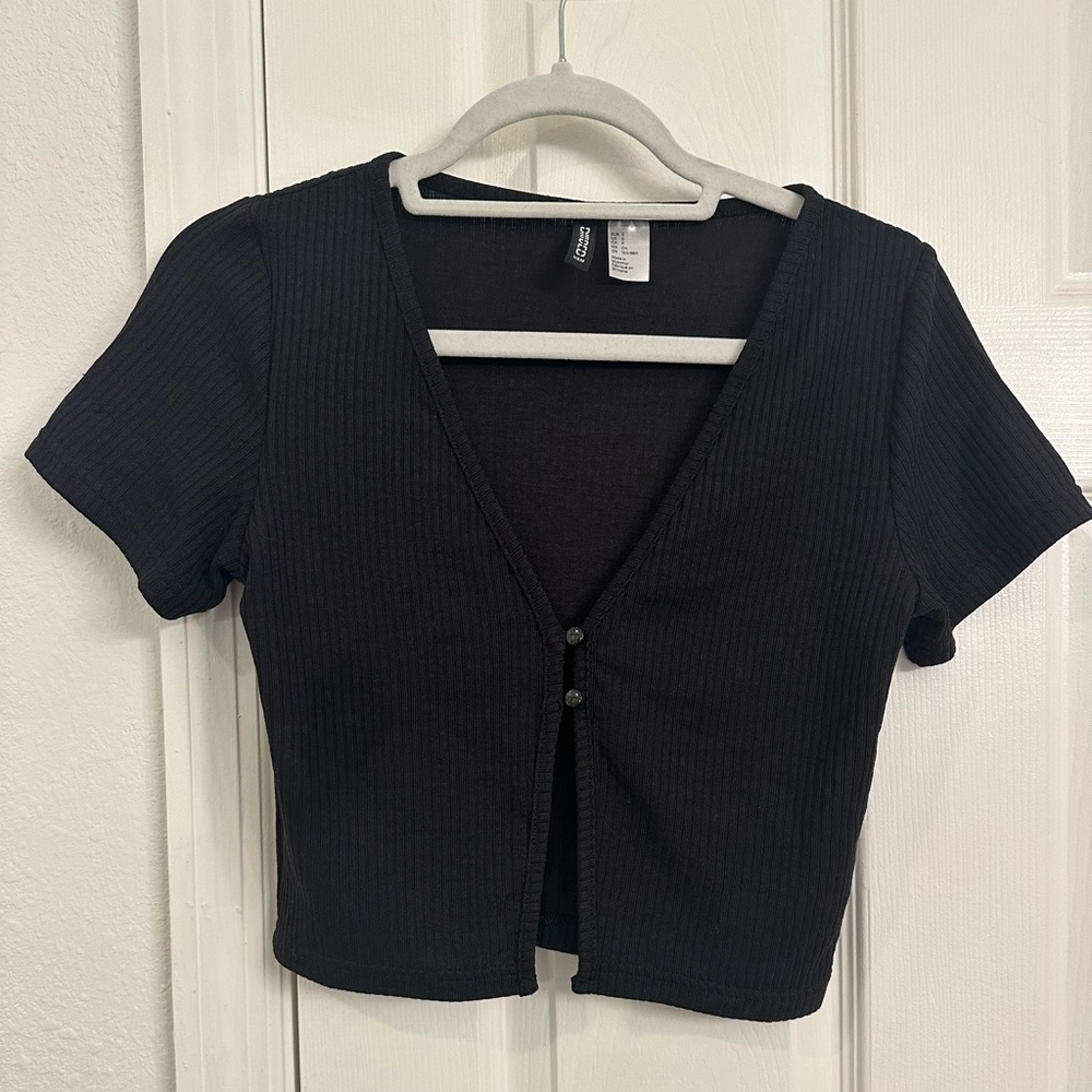 H&M open front t-shirt